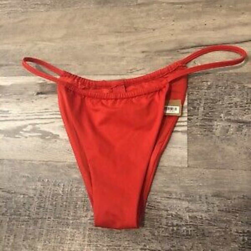 Skims Recycled Swim String Bikini Bottom Size Medium Color Ruby NWT BB-BRF-3809